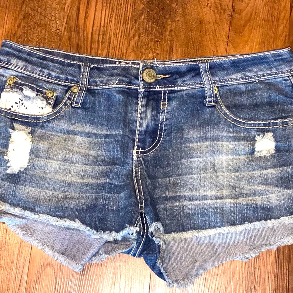 VINTAGE RUE 21 size 5 Distressed Blue Denim Cutoff Shorts